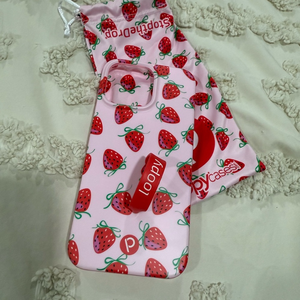 Loopy Berries and Bows 16 Pro Max Lefty Case